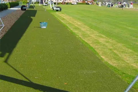 Kunstrasen Tee Line